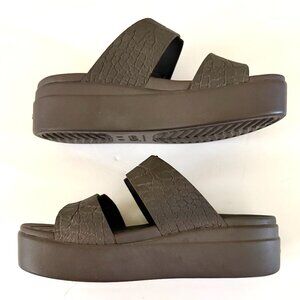 CROCS Women's Brooklyn Buckle Platform Sandals
